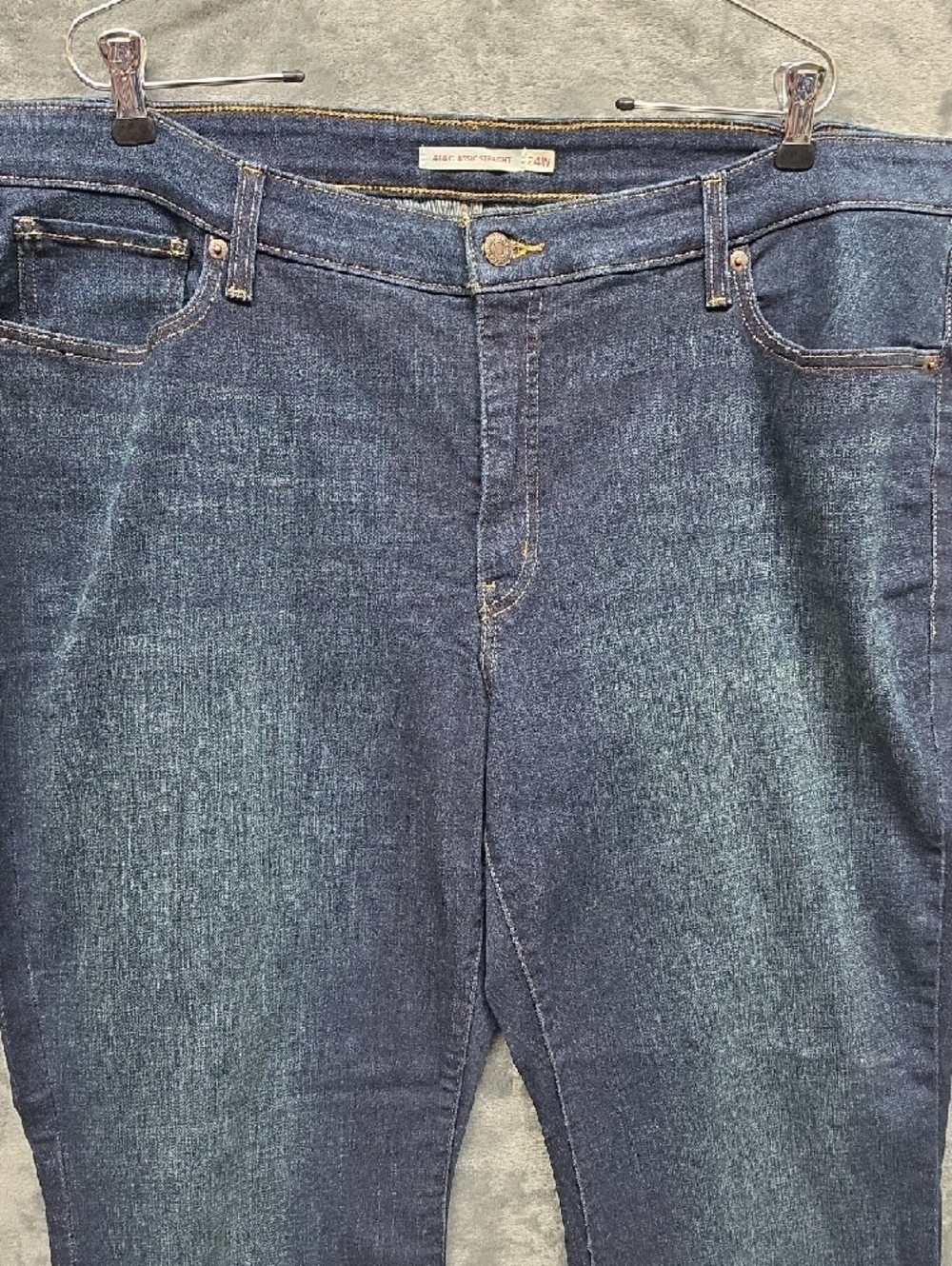 Levi's Women's Straight Leg Jeans in Indigo Blue sz 24W - Picture 3 of 7